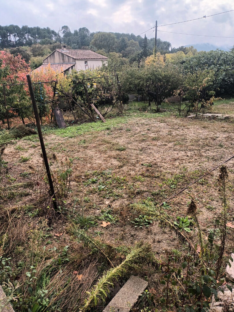 Photo Vente terrain de 615 m²  constructible à Aubagne image 2/5