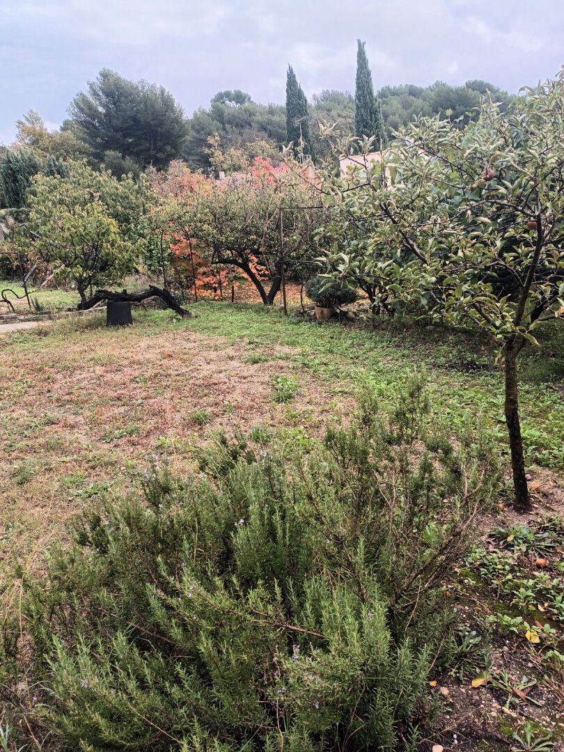 Photo Vente terrain de 615 m²  constructible à Aubagne image 3/5