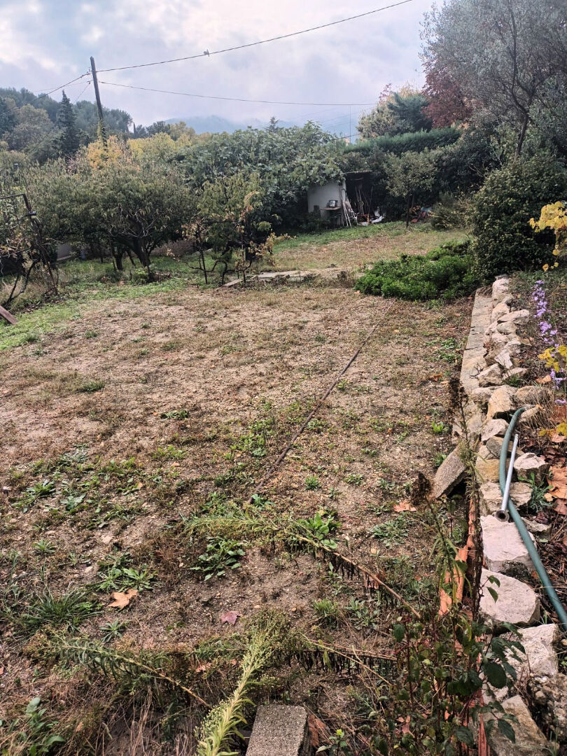 Photo Vente terrain de 615 m²  constructible à Aubagne image 4/5