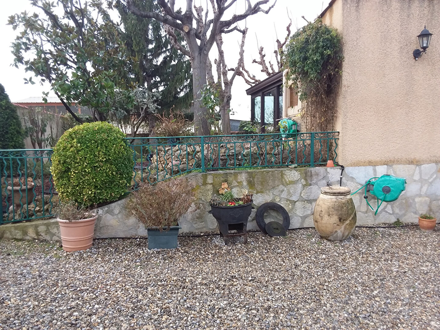 Photo Maison de 180 m² de plain-pied T6  avec garage, piscine à louer à usage commercial ou professionnel à MARSEILLE 13013 image 2/4