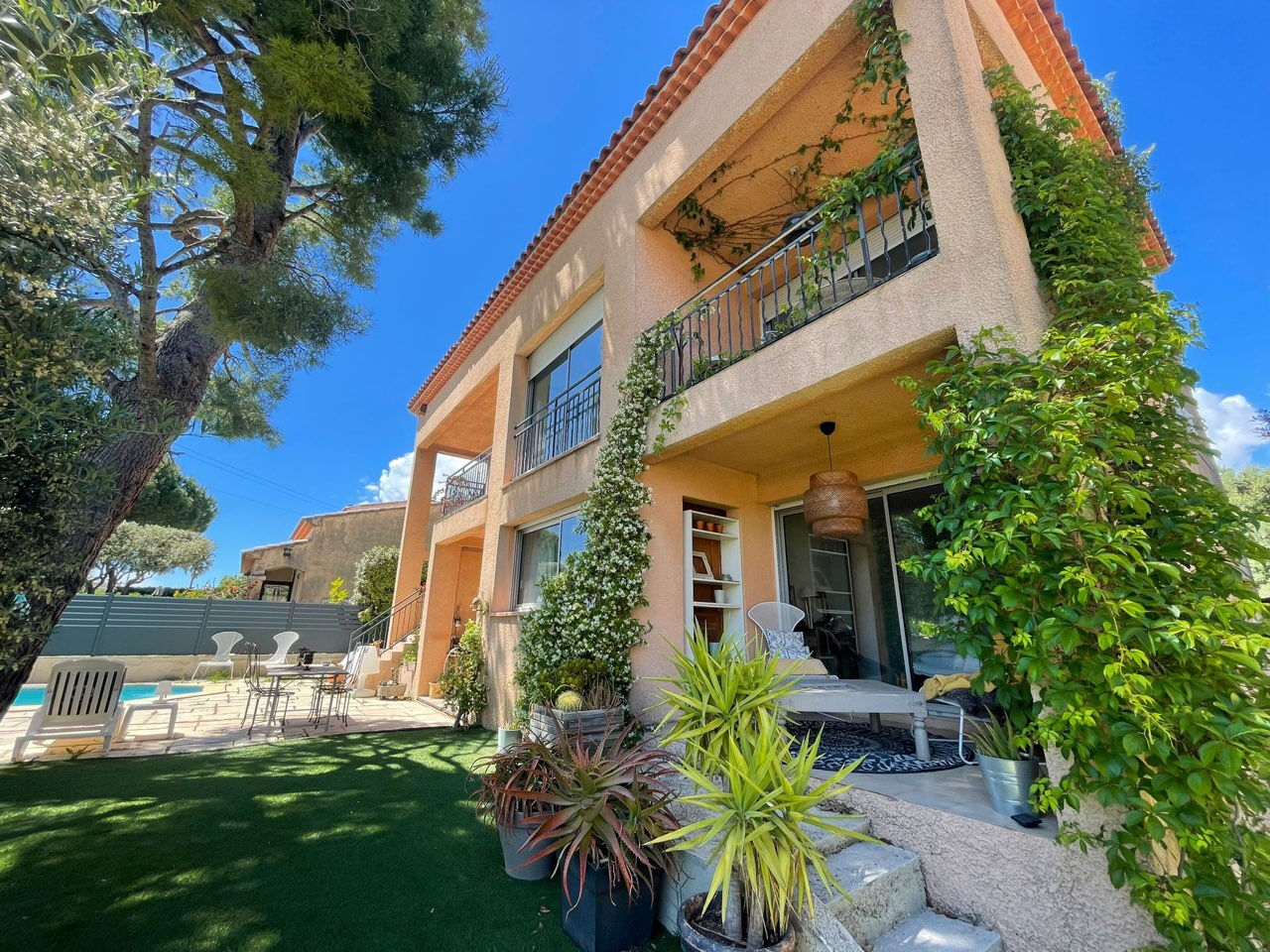 Photo Villa T6 avec 2 appartements sur les hauteurs du Logis-Neuf image 4/6