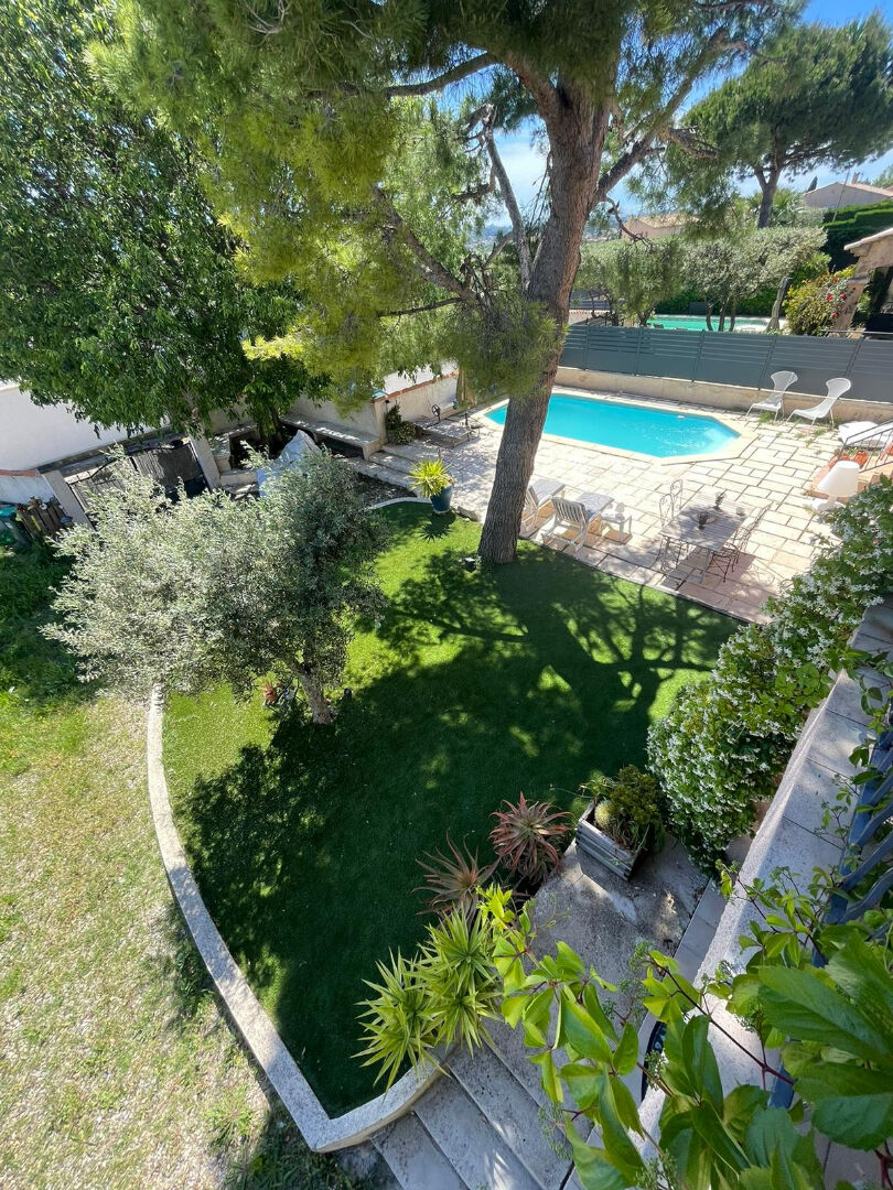 Photo Villa T6 avec 2 appartements sur les hauteurs du Logis-Neuf image 5/6