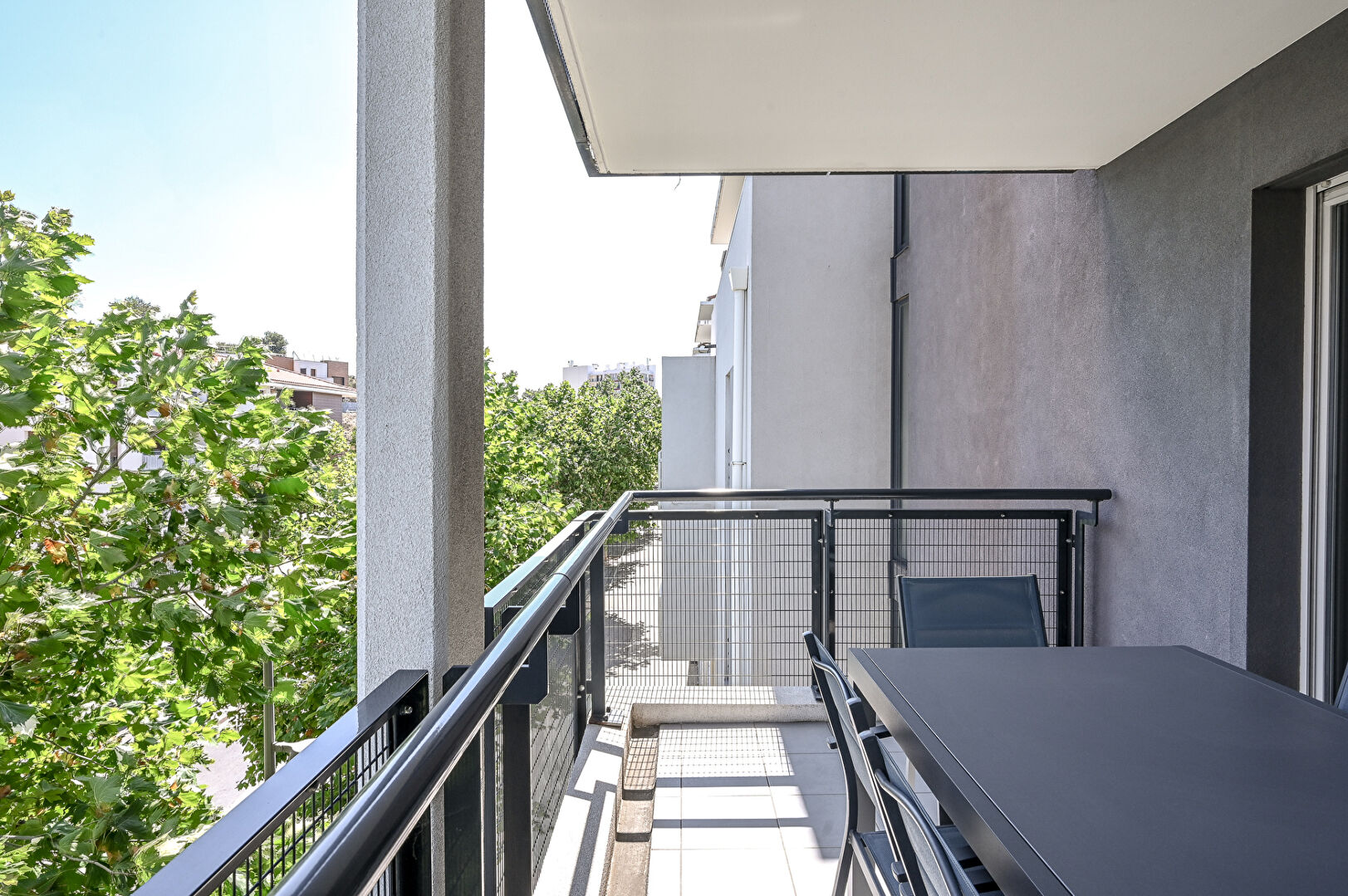 Photo Appartement T2 de 43m2 avec une terrasse de 10m2 et 1 parking en sous-sol à Marseille image 3/6
