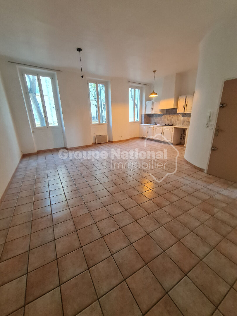 Appartement T3 62 m²  avec terrasse 15 m² à Marseille 13001 cinq avenues