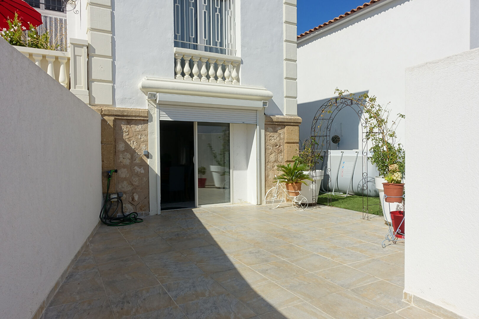 APPARTEMENT T2/3 RDJ DE 80 m²  avec 112 m² de jardin, portail électrique à Plan de Cuques 13380