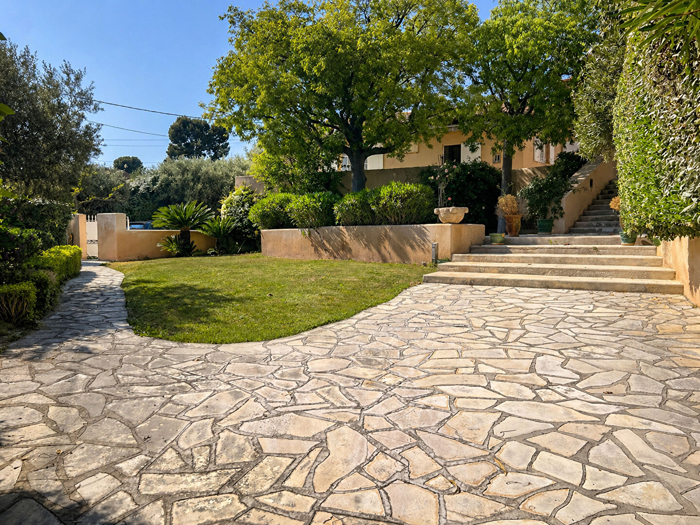 Agence immobilière de GNIMMO - L'immobiliere des collines- Aubagne - GNIMMO - L'immobiliere des collines-RDO