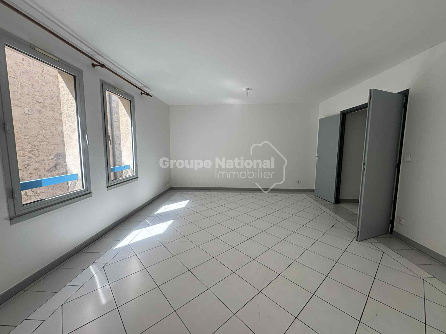 T3 AVEC PARKING EN CENTRE-VILLE