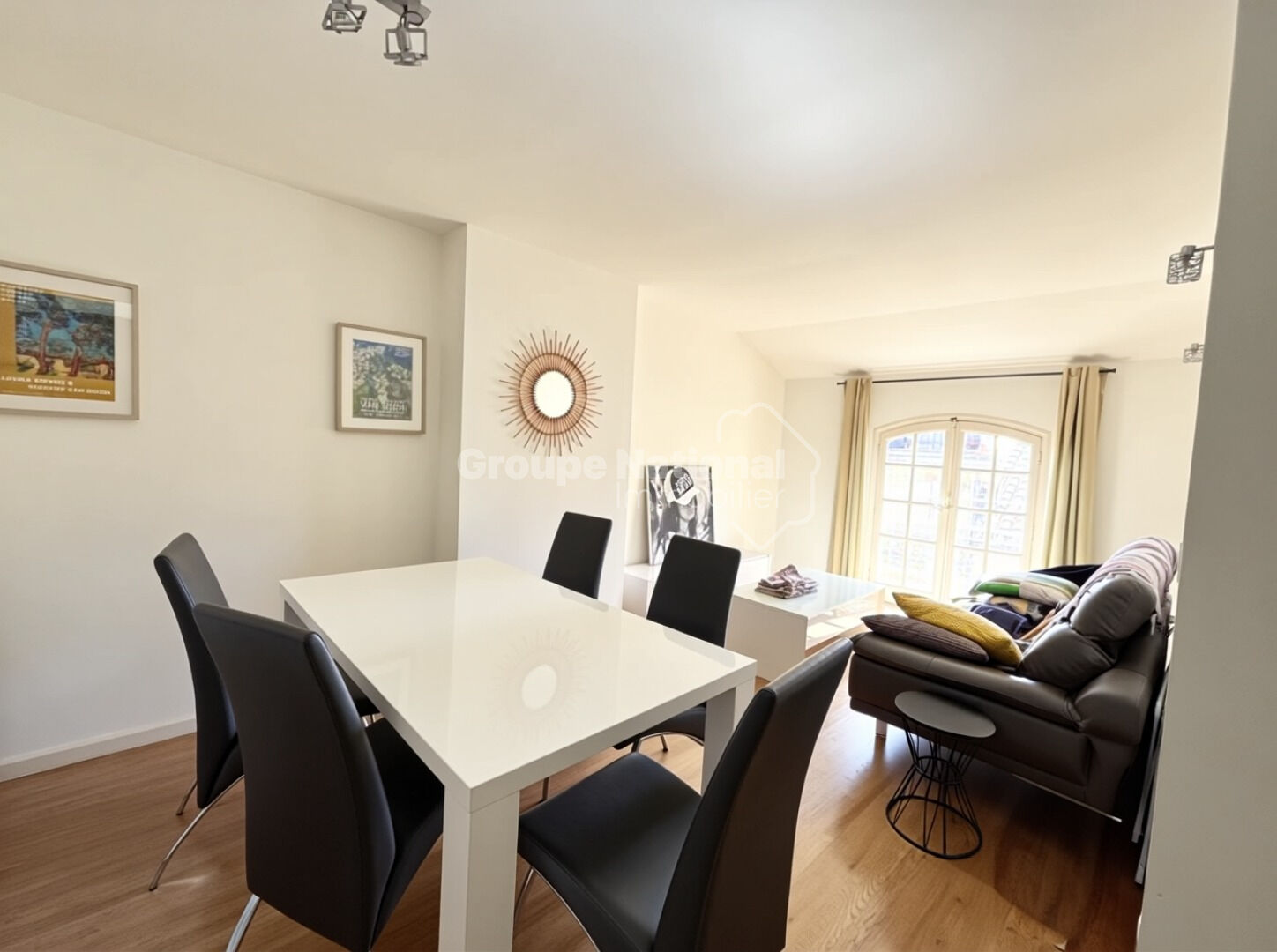 T2 MEUBLE EN CENTRE-VILLE