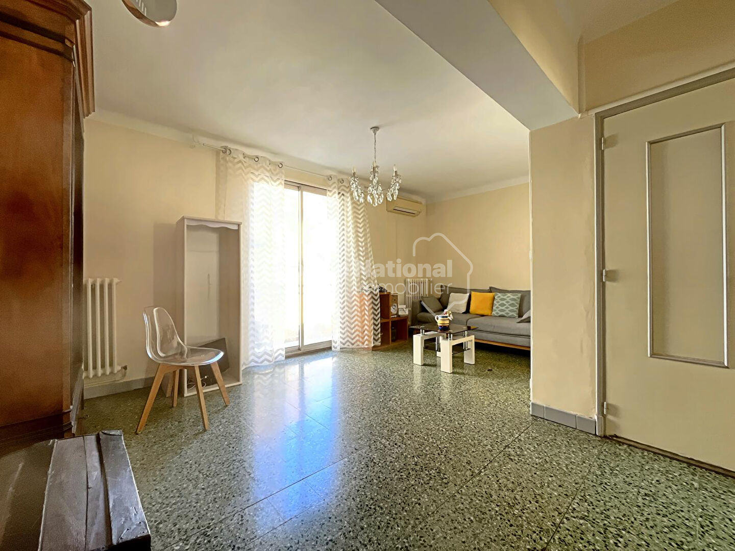 Maison de 2 appartements et garage