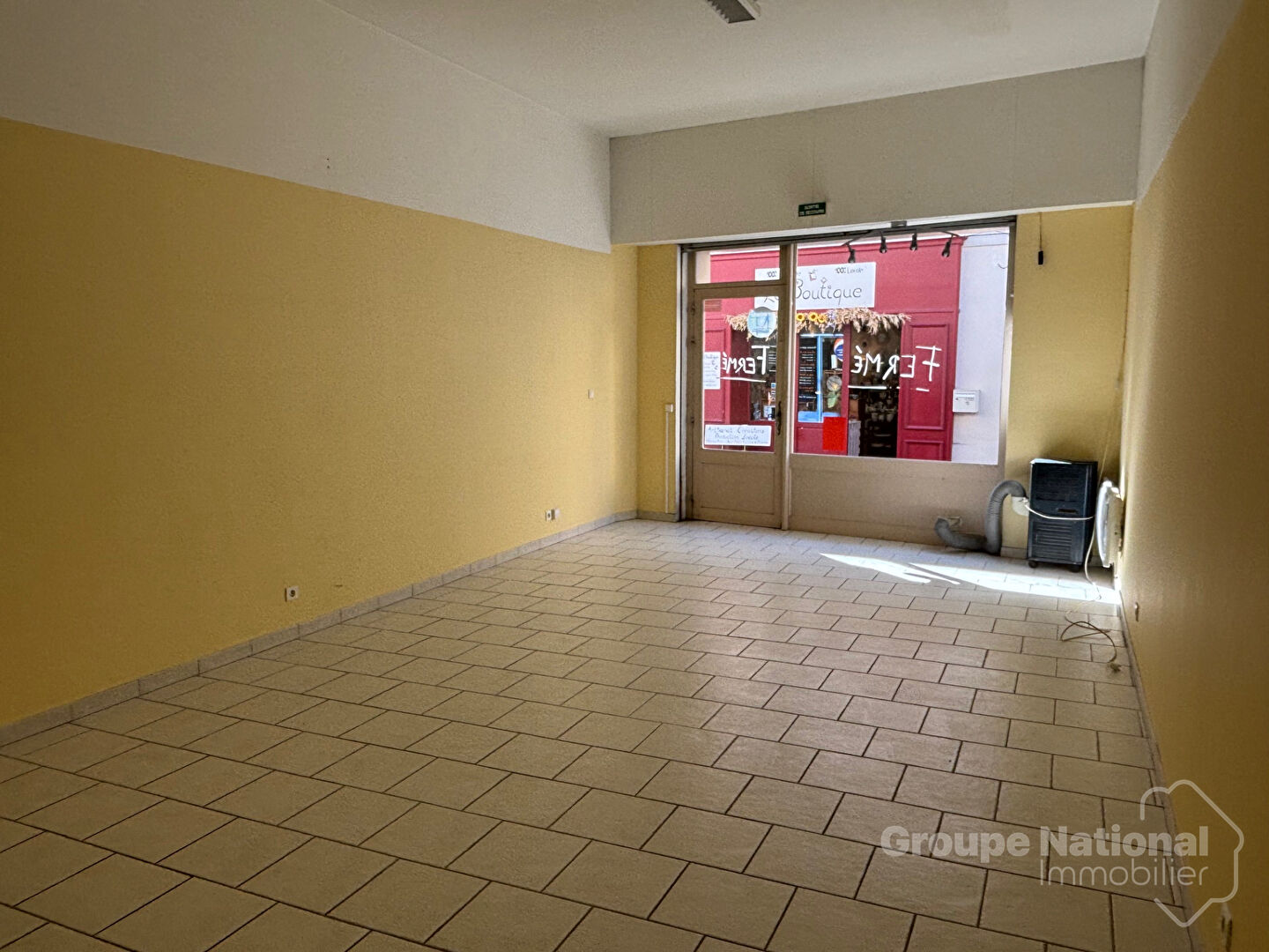 Photo Local commercial Mallemort 66.22 m2 image 3/5