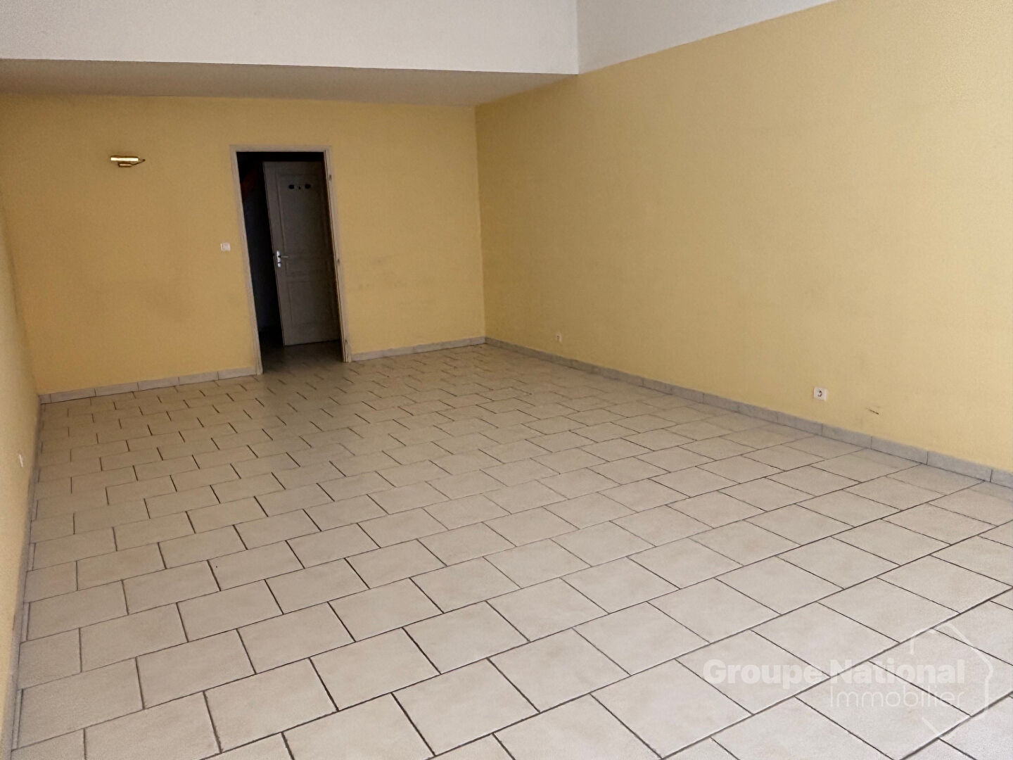 Photo Local commercial Mallemort 66.22 m2 image 4/5