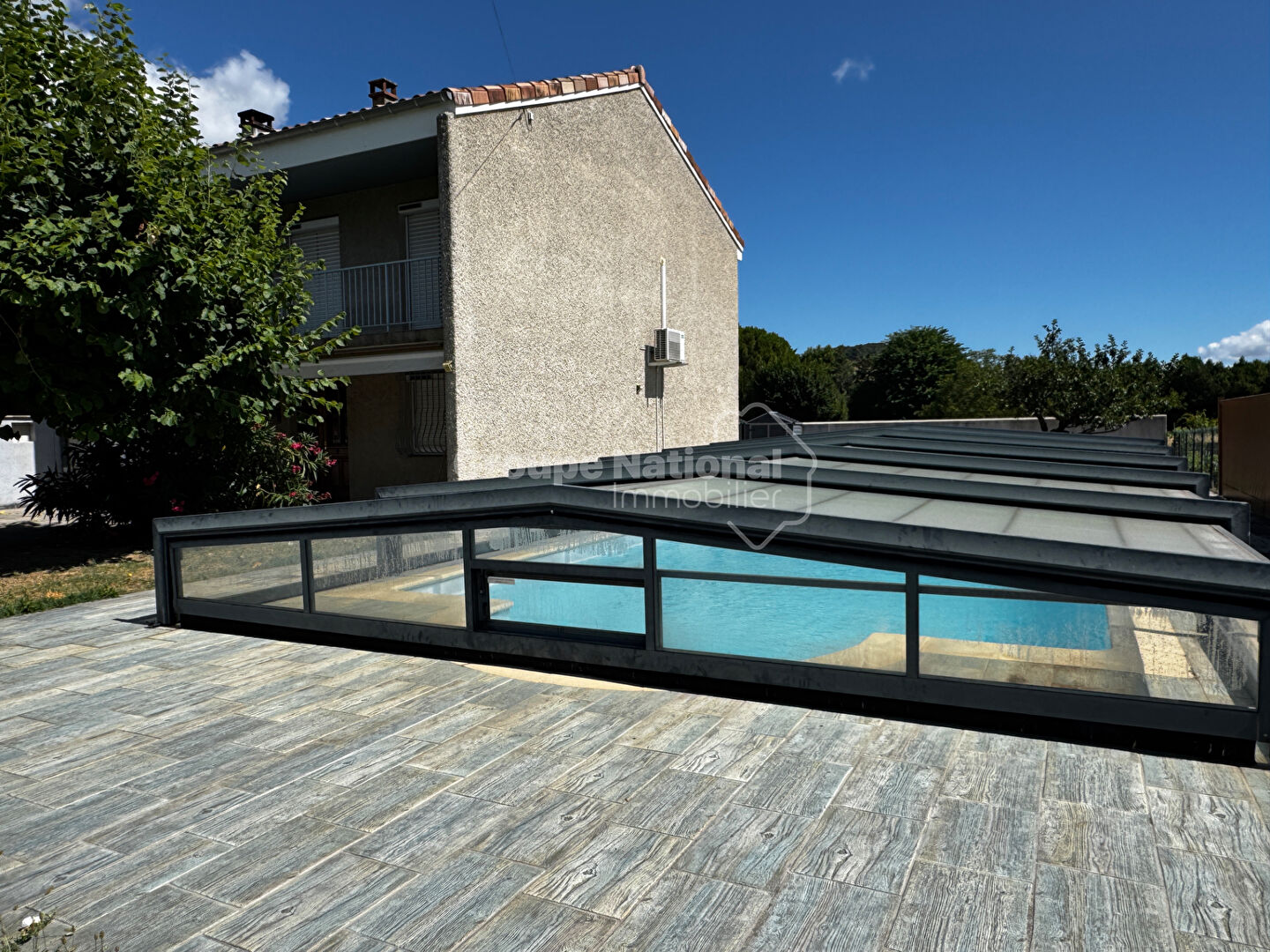 VENTE d'une maison de 6 pièces (140 m²) à CHARMES SUR RHONE