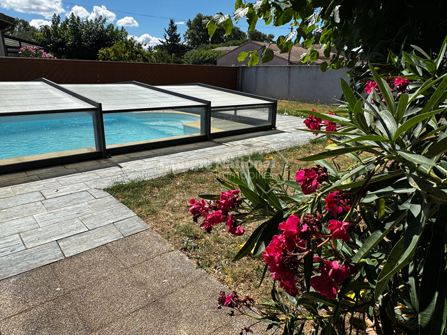 Photo VENTE d'une maison T6 (140 m²) à CHARMES SUR RHONE image 3/6