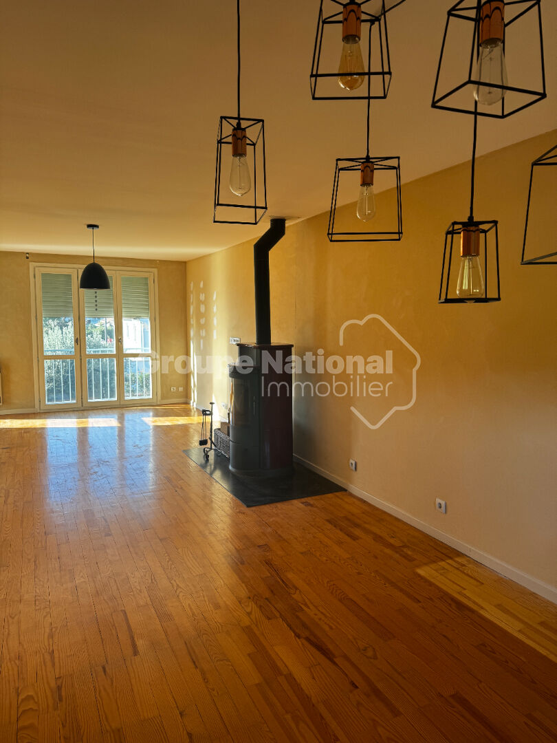 Photo VENTE d'une maison T6 (140 m²) à CHARMES SUR RHONE image 5/6