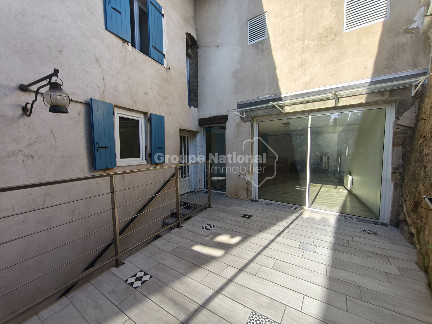 Maison de rue avec terrasse et garage Cornas 146 m2