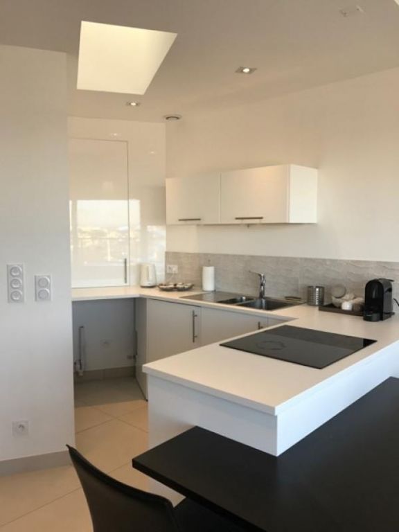 Photo STUDIO MODERNE LE GRAU DU ROI - 1 pièce(s) - 32 m2 VUE MER DANS RESIDENCE SUR LA PLAGE EN LOCATION SAISONNIERE image 5/6