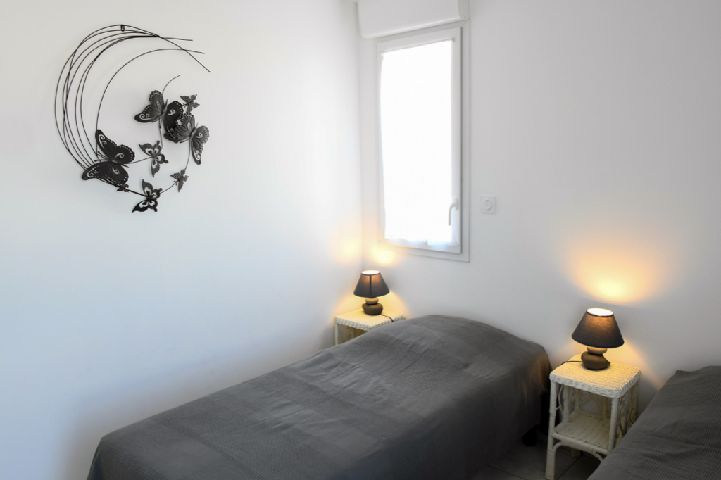 Photo LA ROSELIÈRE T3 CLIMATISÉ WIFI TERRASSE GARAGE image 5/6