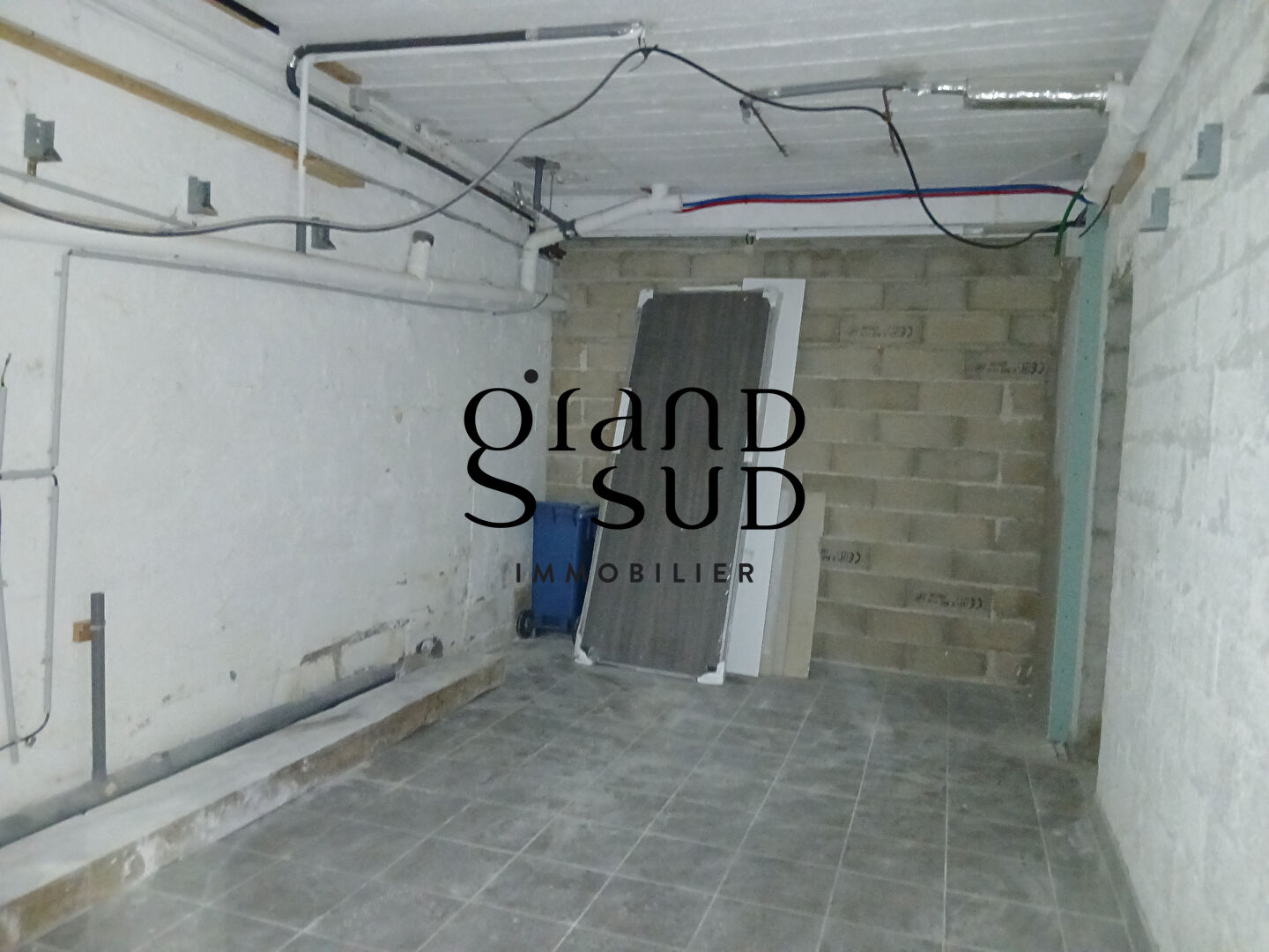 Photo 3 PIÈCES - RDC - GARAGE - COUR - RIVE DROITE image 6/6