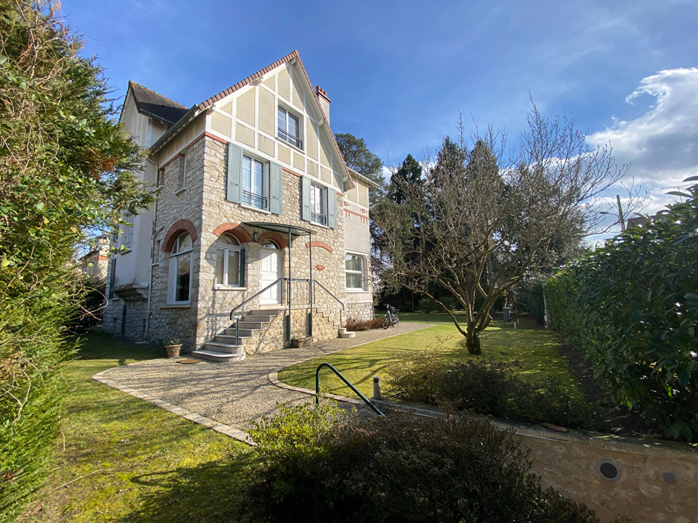 Agence immobilière de HACQUIN DAUVERGNE Fontainebleau - HACQUIN DAUVERGNE