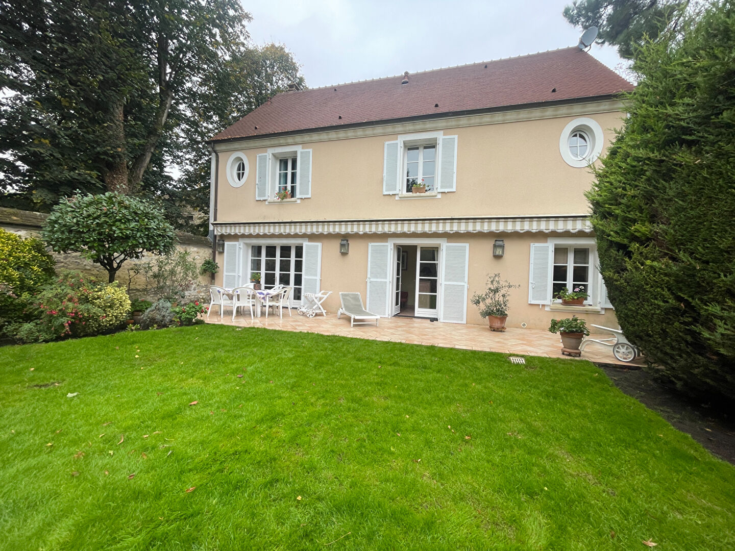 Photo Maison contemporaine  à FONTAINEBLEAU image 2/6