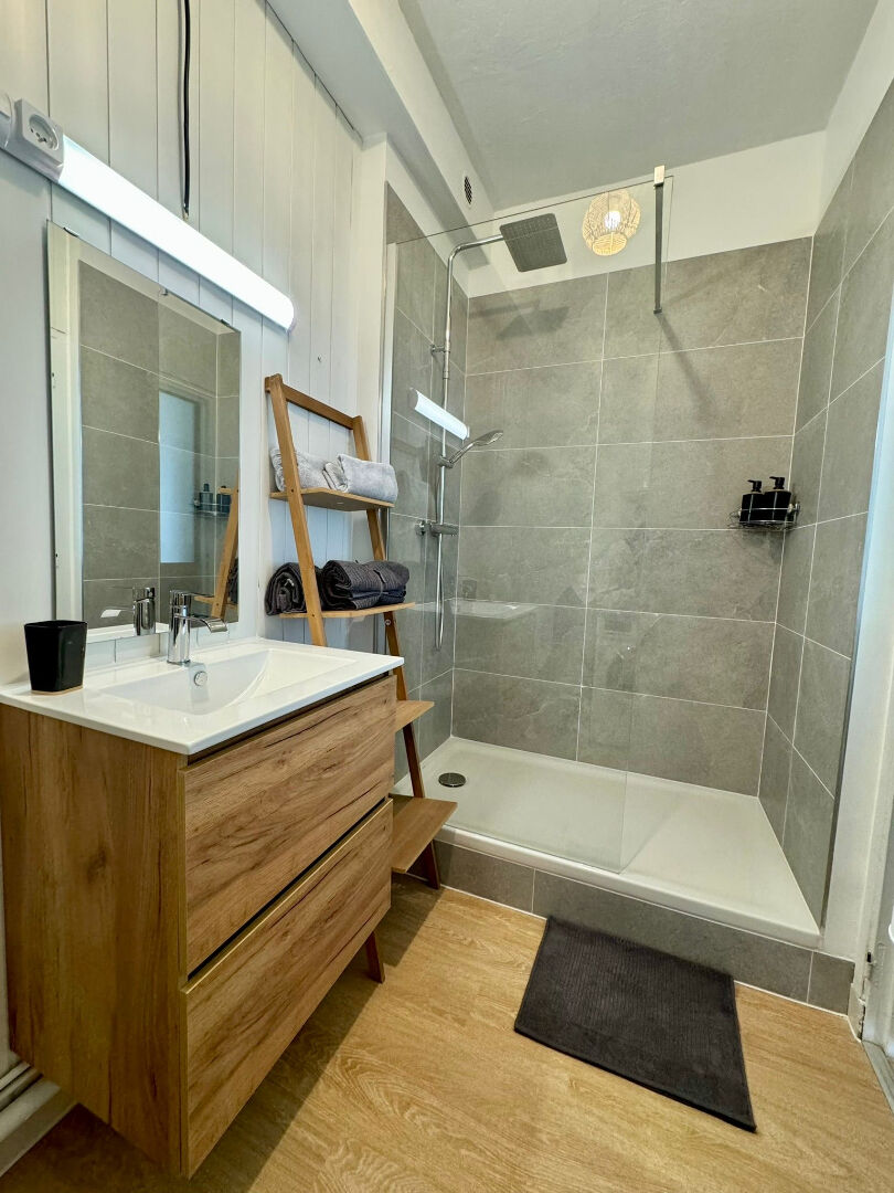 Photo STUDIO MEUBLE LIBRE DE SUITE image 4/6