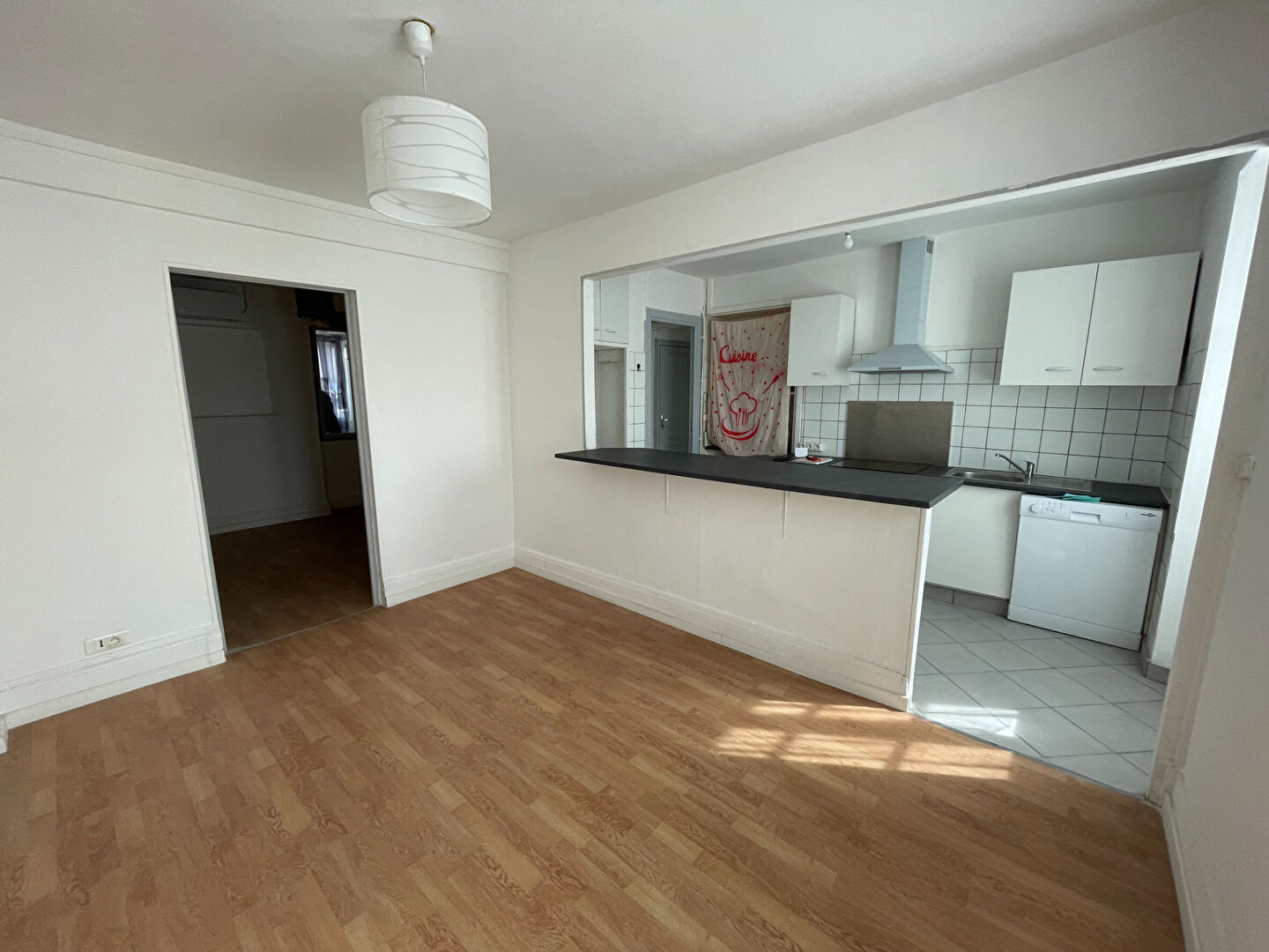 Appartement  3 pièces, cave, parking et bûcher