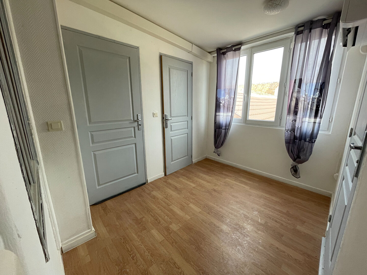 Photo Appartement  3 pièces, cave, parking et bûcher image 6/6