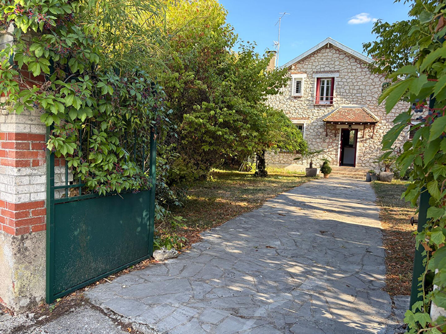 Agence immobilière de HACQUIN DAUVERGNE Fontainebleau - HACQUIN DAUVERGNE