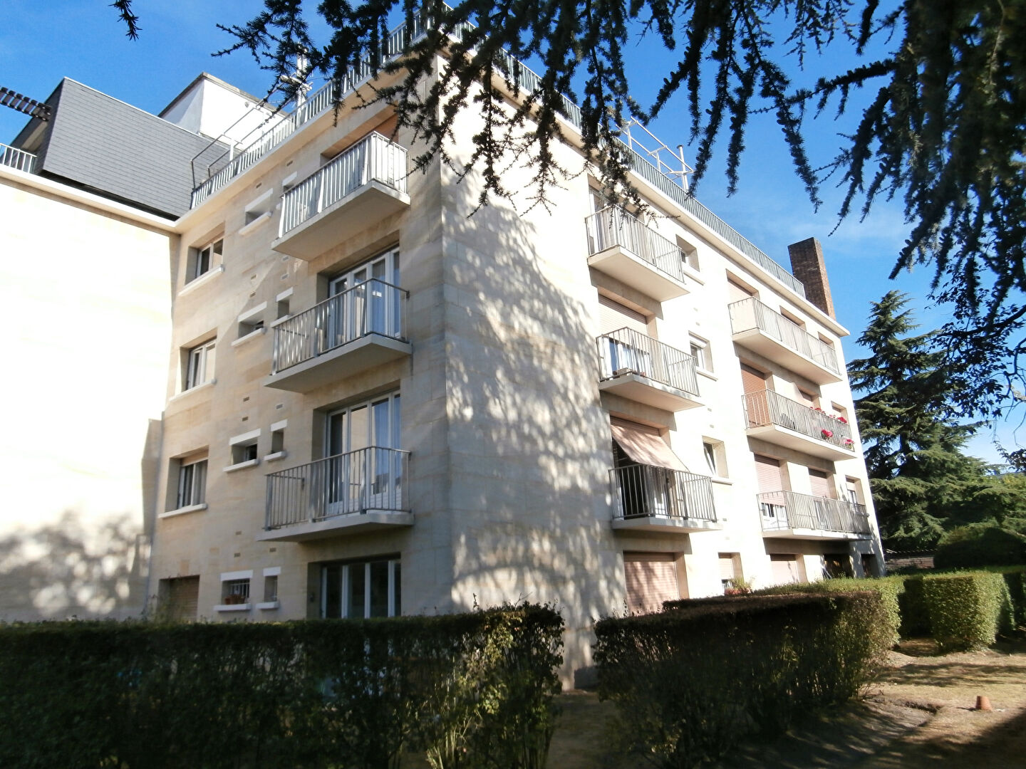 Agence immobilière de HACQUIN DAUVERGNE Fontainebleau - HACQUIN DAUVERGNE