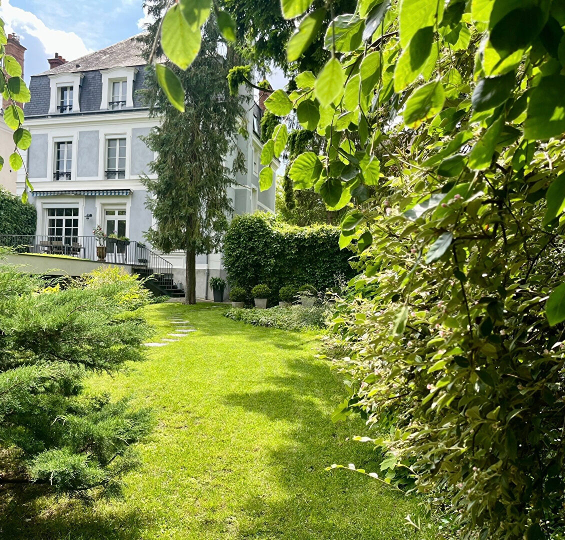 Agence immobilière de HACQUIN DAUVERGNE Fontainebleau - HACQUIN DAUVERGNE