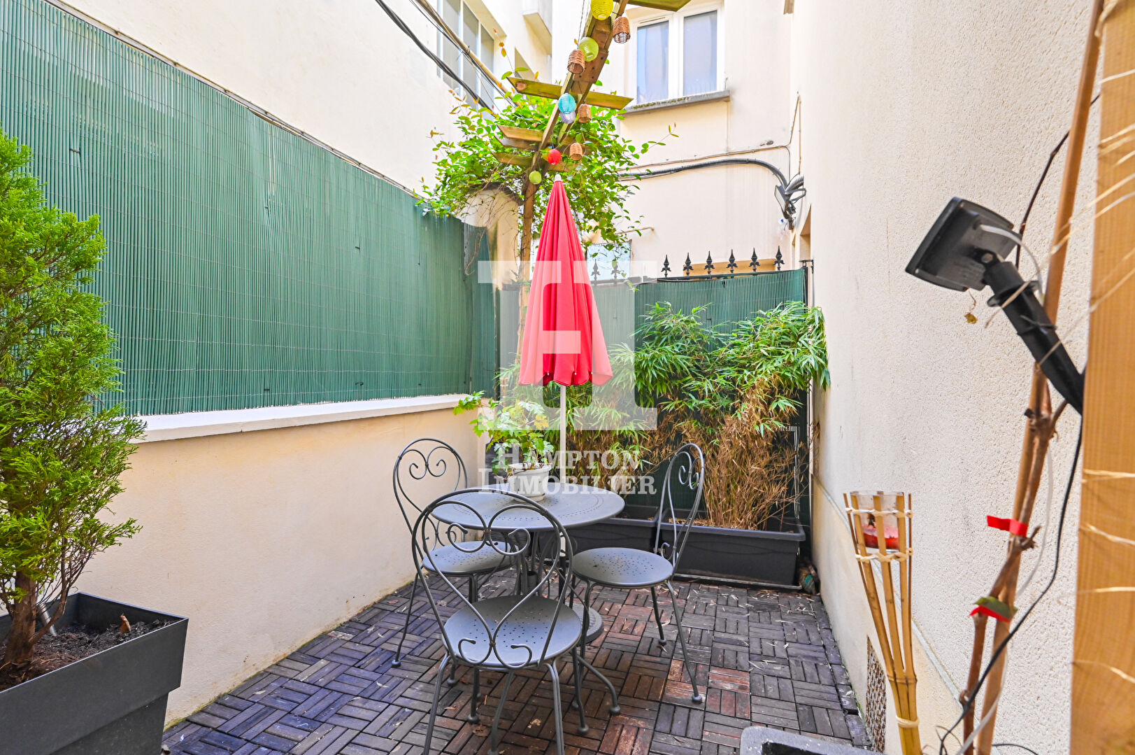 Au pied des Buttes Chaumont / Passage du Plateau. Studio bis avec une terrasse de 7m²