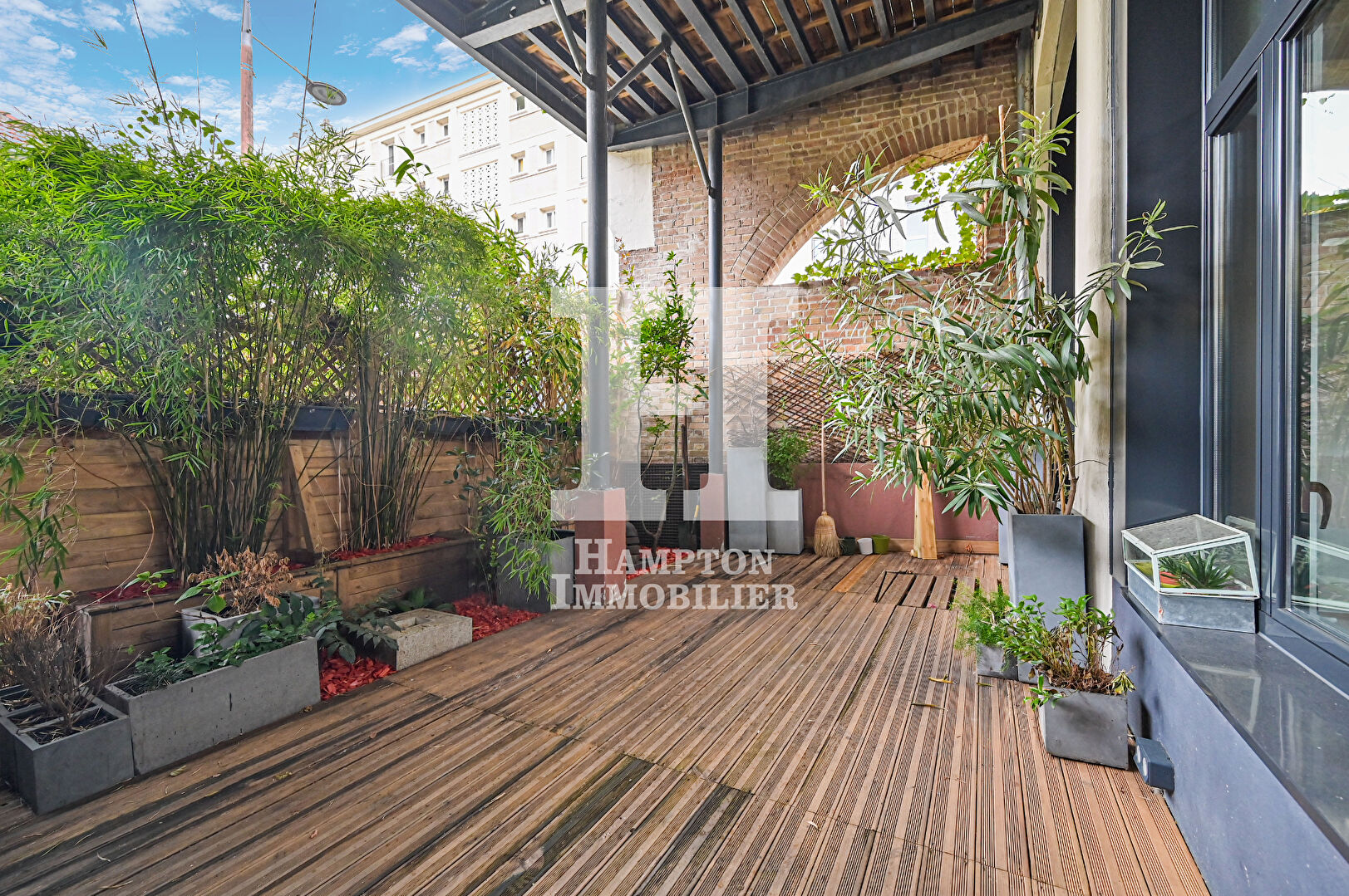 M° Eglise de Pantin / rue de la Paix. Un magnifique loft de 105.33 M² avec une terrasse de 27,40M²