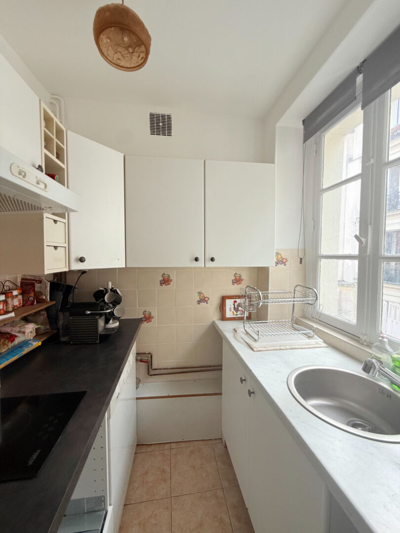 Photo Exclusivité. Place Colonel Fabien - Boulevard de la Villette, un appartement 2 pièces de 30.11m² image 3/6