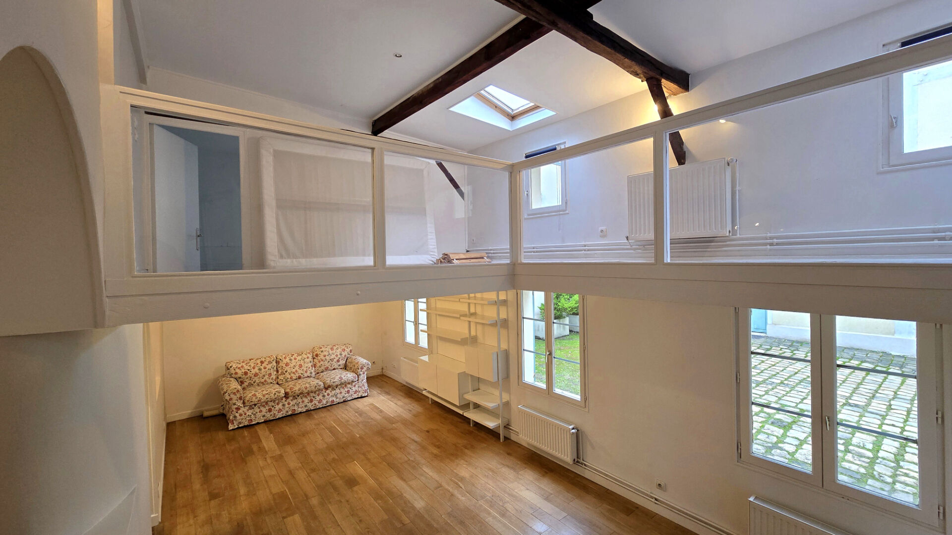 Au pied de la Gare Versailles Chantiers / Rue des États Généraux. Maison 4 pièces de 86 m² (100 m² au sol)