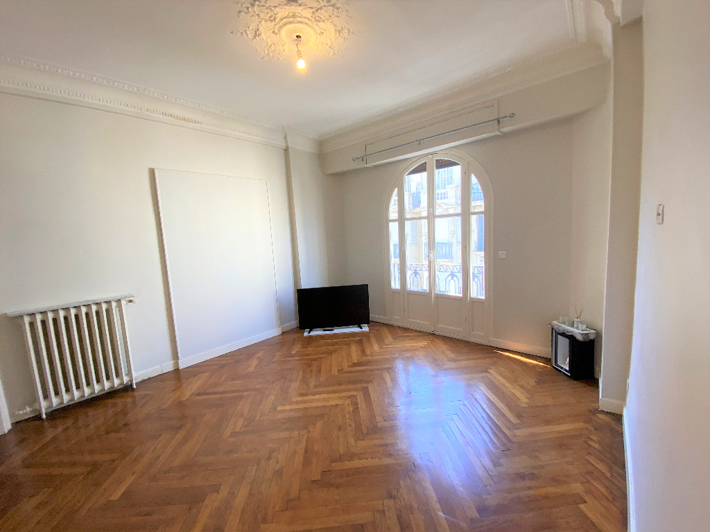 Location appartement  1 pièce  - F1 Nice