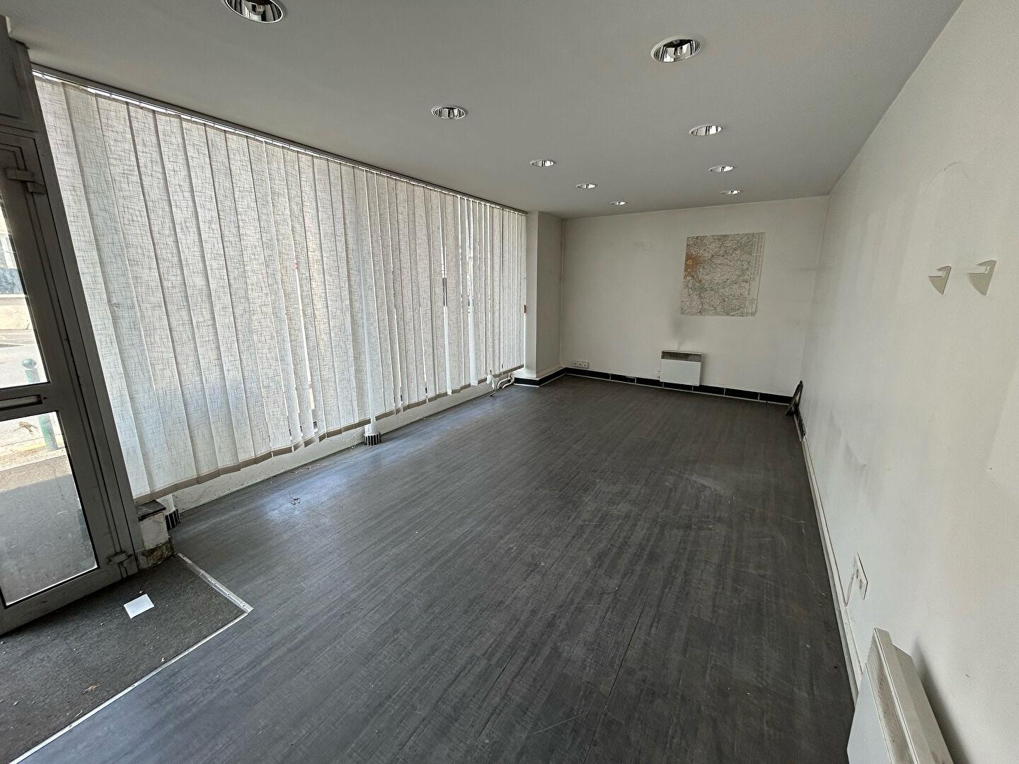 Photo Local commercial Fontainebleau RARE ! image 5/6