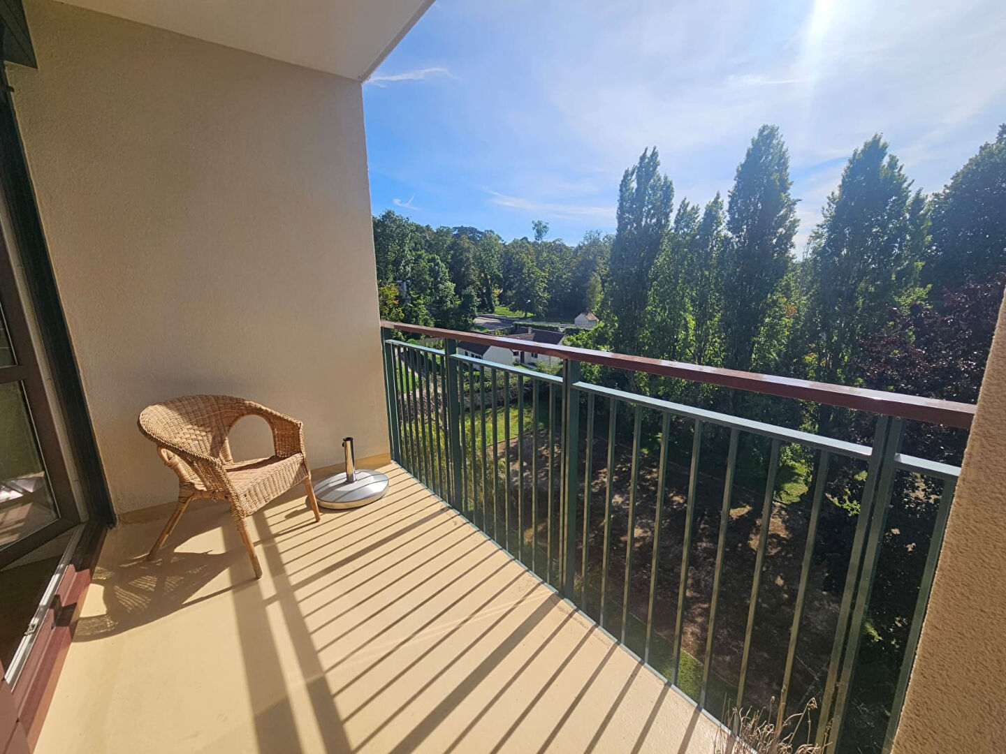 Appartement 3 pièces avec balcon - AVON Vallée