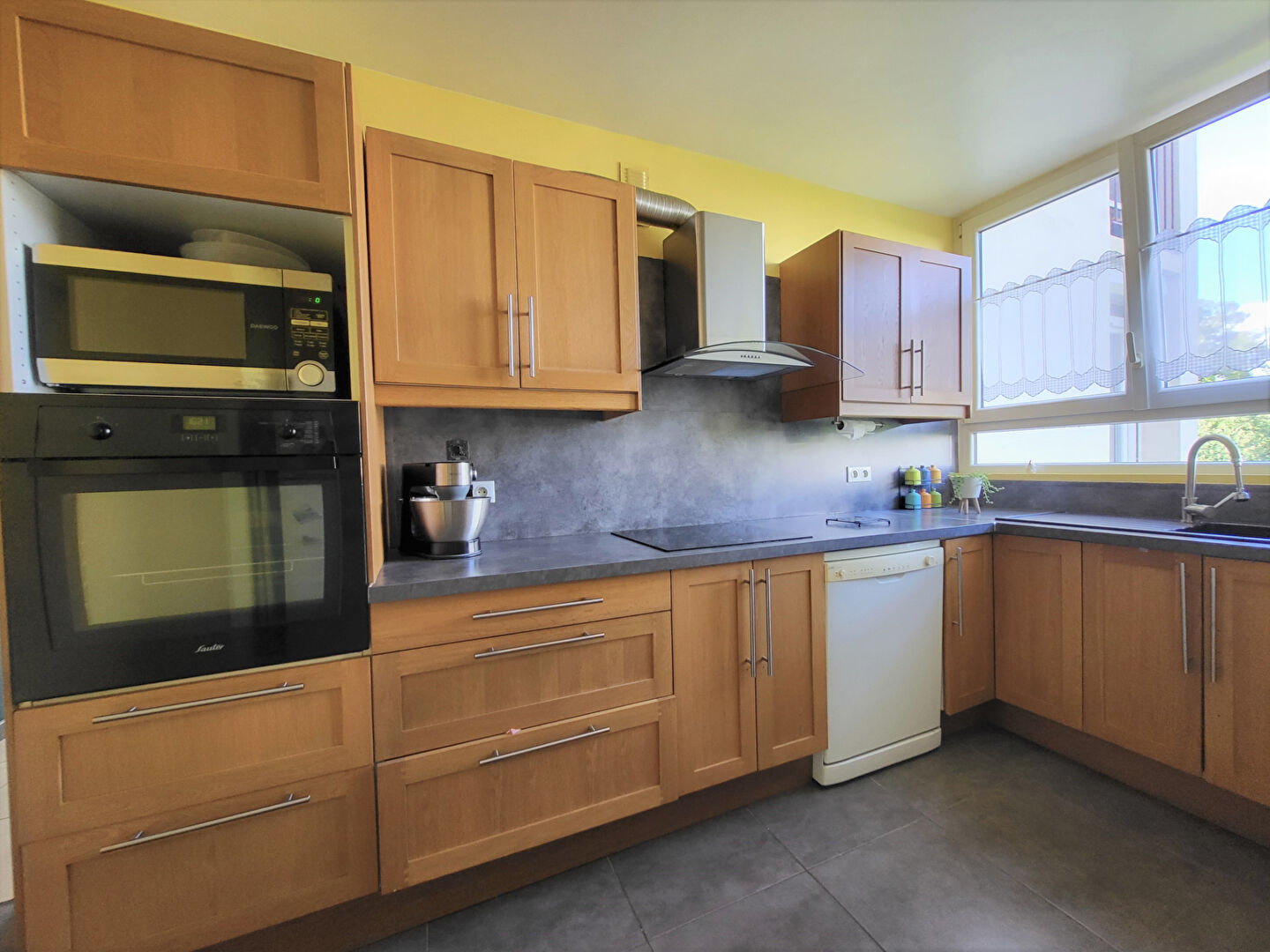 Photo Appartement F4 de 70 m2 environ avec balcon image 2/6