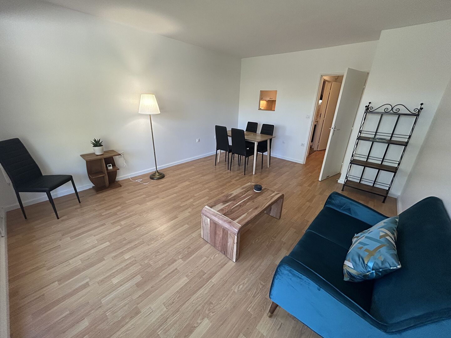 Photo F2 Meublé FONTAINEBLEAU image 2/6