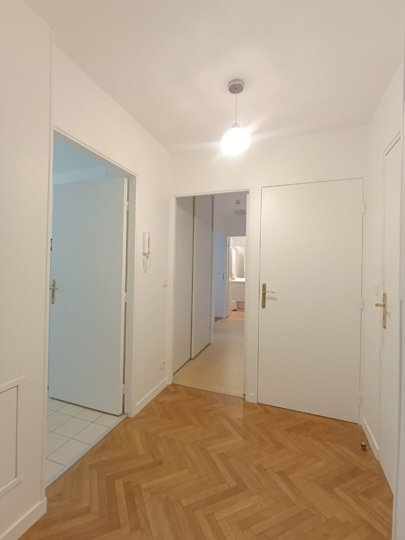 Photo SAINT MAUR LE PARC - PLACE DE LA LOUVIERE image 2/6