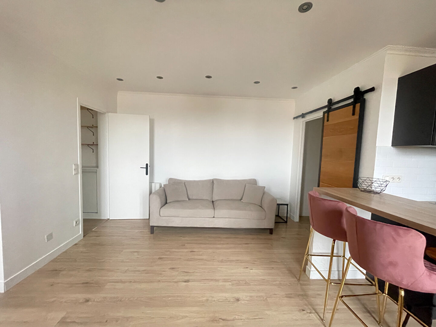 Photo ADAMVILLE RER  SMC 5MIN - 3 PIECES 55M² MEUBLE image 5/6