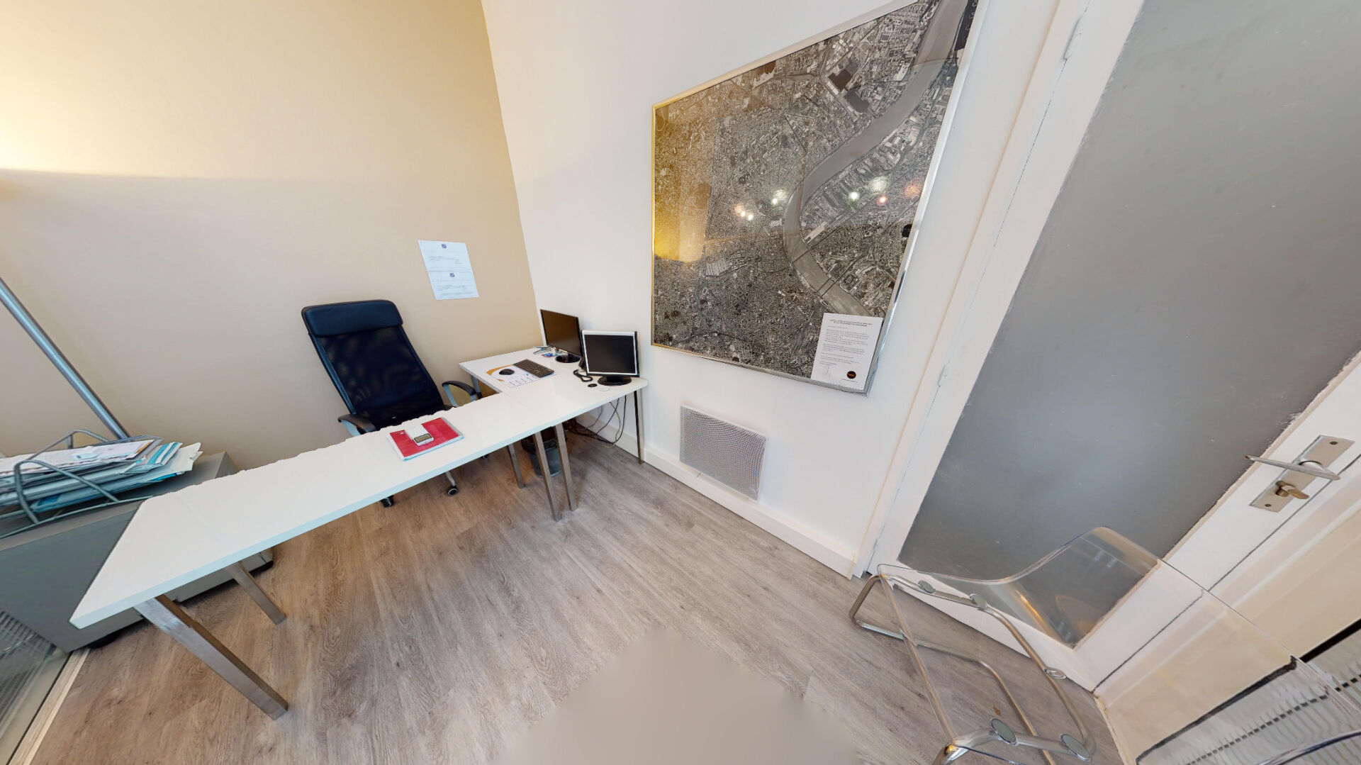 Photo Quartier Hôpital Saint-André, cours de la Libération : à louer local professionnel de 70m²  avec cave et stationnement image 2/6