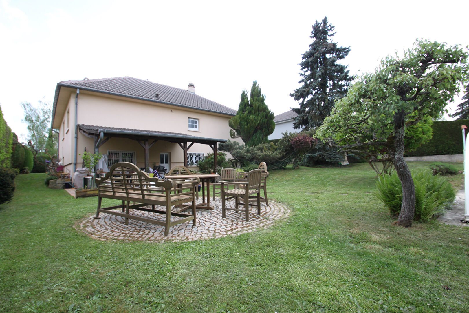 Photo PLESNOIS Au calme, Maison 161 M²  avec Piscine terrain 1140 m² 5 chambres  et panneaux photovoltaique en toiture image 2/6