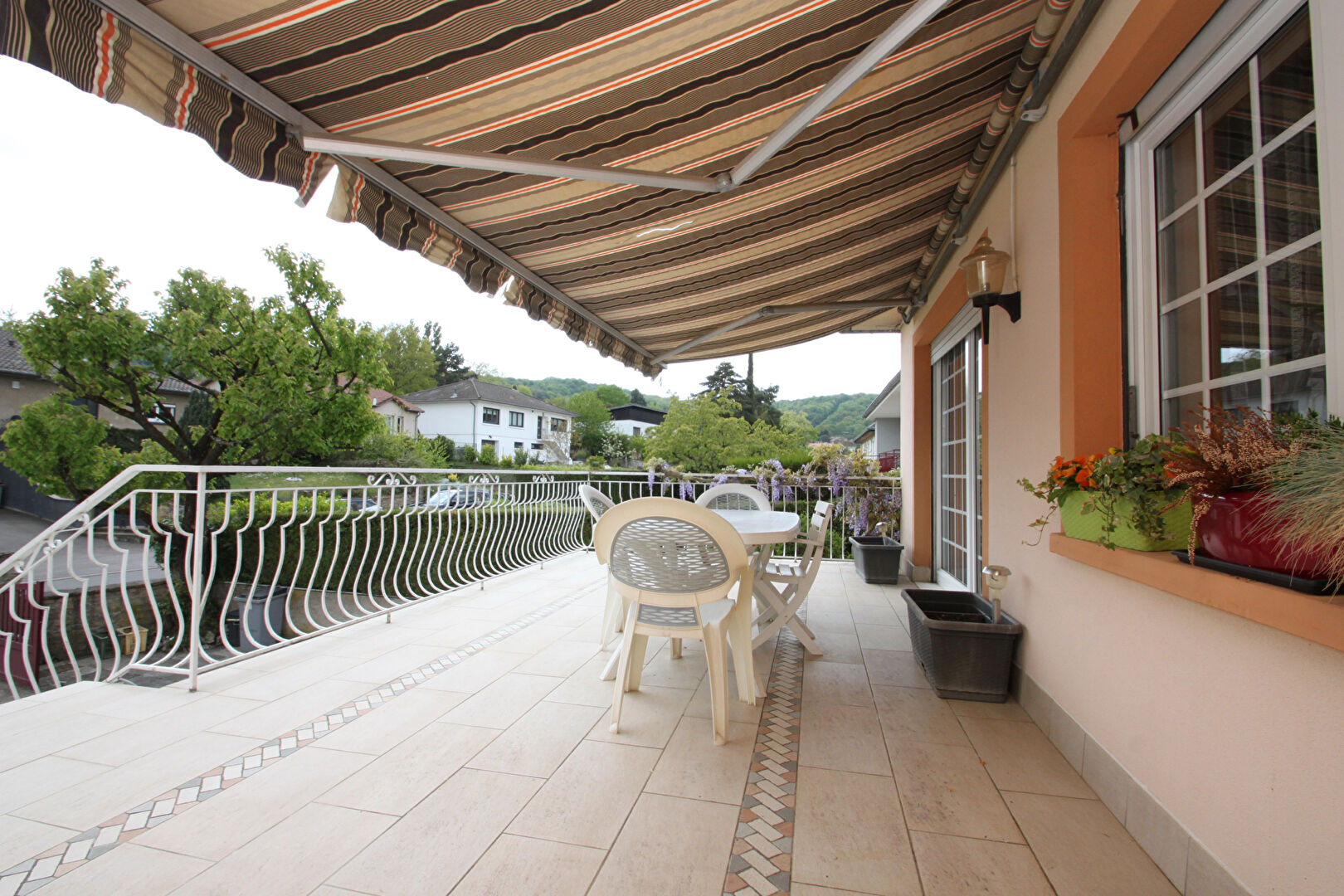 Photo PLESNOIS Au calme, Maison 161 M²  avec Piscine terrain 1140 m² 5 chambres  et panneaux photovoltaique en toiture image 4/6