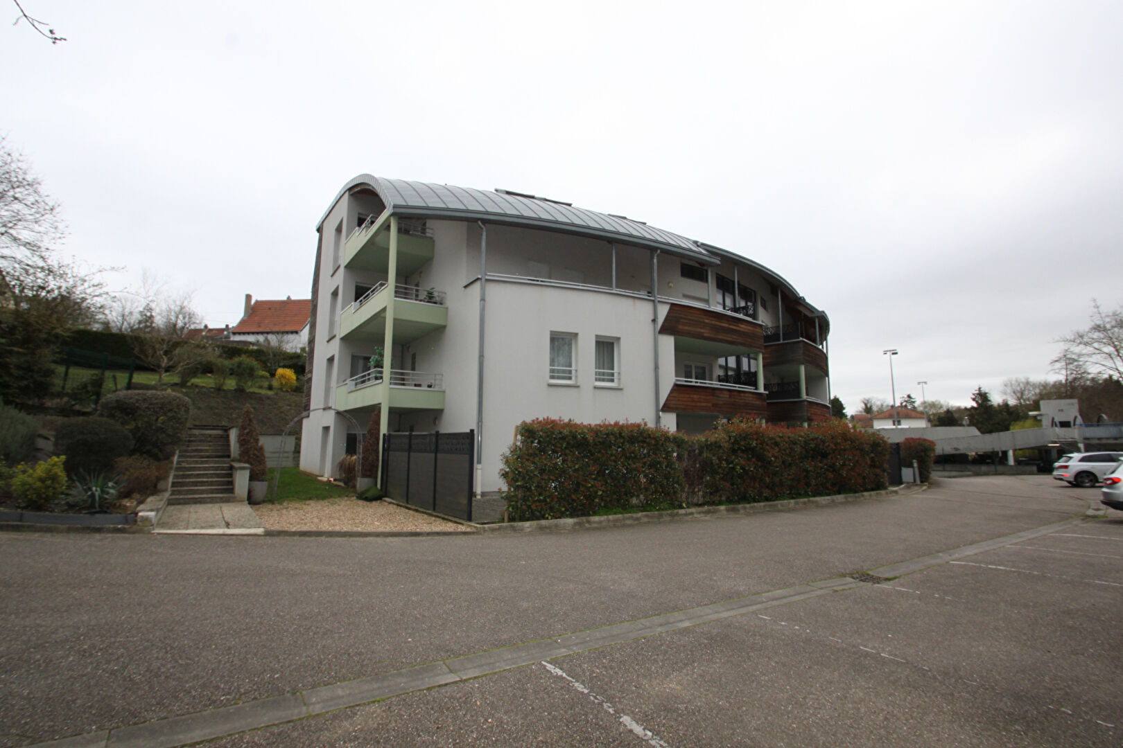 Photo SAINT JULIEN LES METZ  Au calme Appartement grand standing F5 en attique  de 150 m² 3 chambres avec 2 terrasses et garage 2 véhicules image 2/6