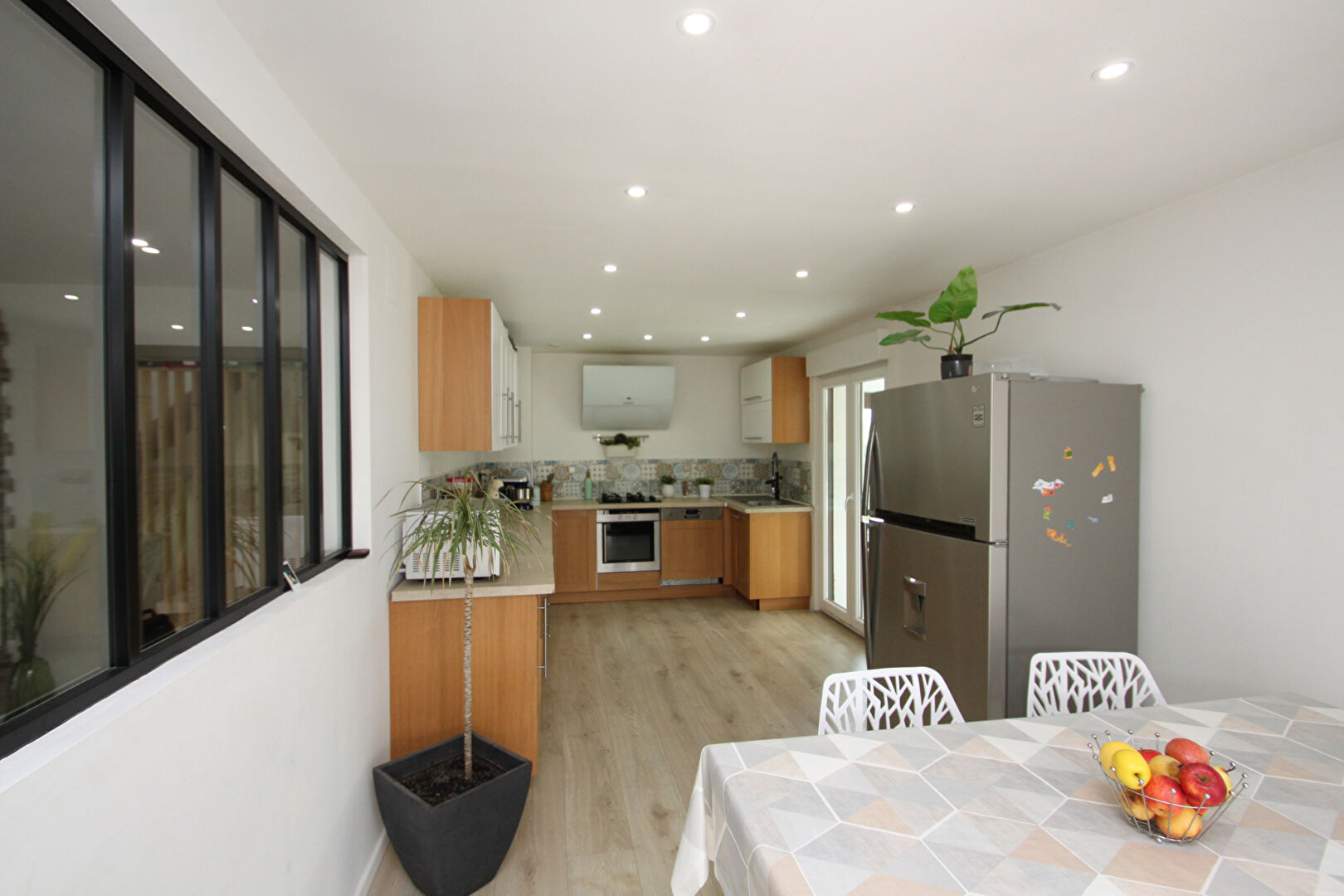 Photo Au calme à LOUVIGNY  Grande Maison 180 m²,  4 Chambres, Piscine, sous-sol  sur terrain de 13 ares image 6/6