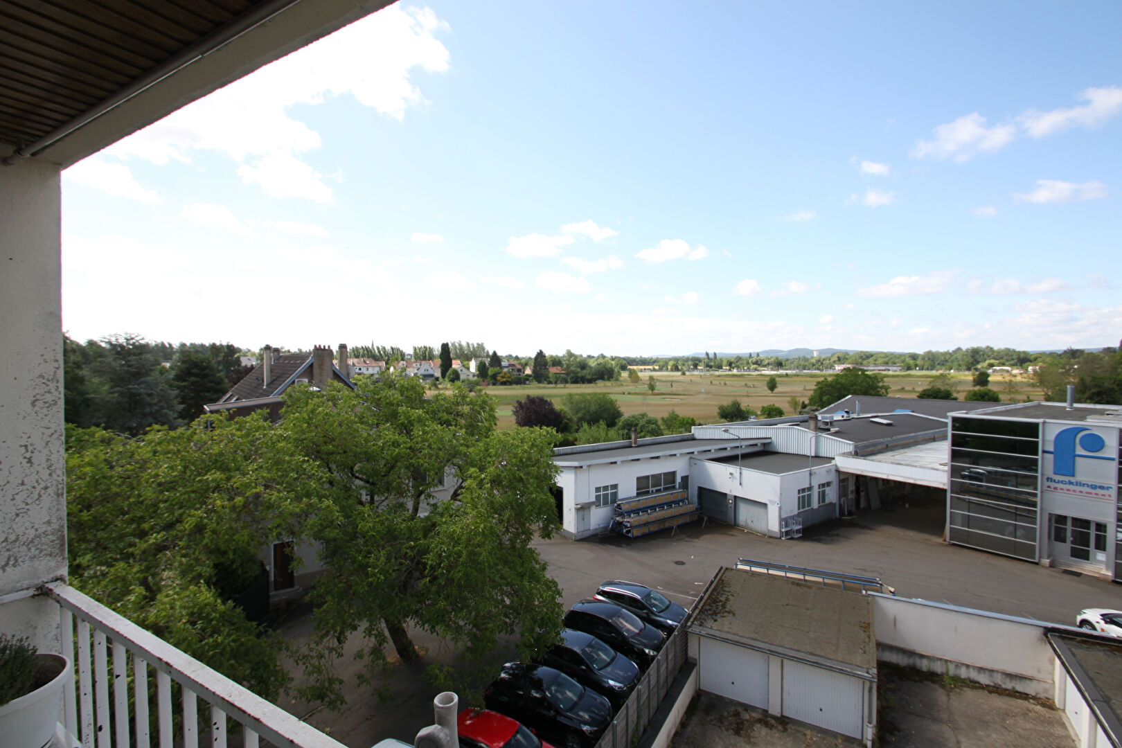 Photo LONGEVILLE LES METZ F5 de 92 m²  avec 3 Chambres Ascenseur Balcon, Garage et Climatisation image 2/6