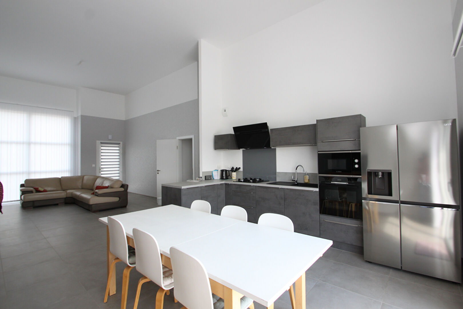 Photo POMMERIEUX AU CALME MAISON INDIVIDUELLE  en demi-niveaux 125 M² AVEC PISCINE ET  GRAND GARAGE image 2/6