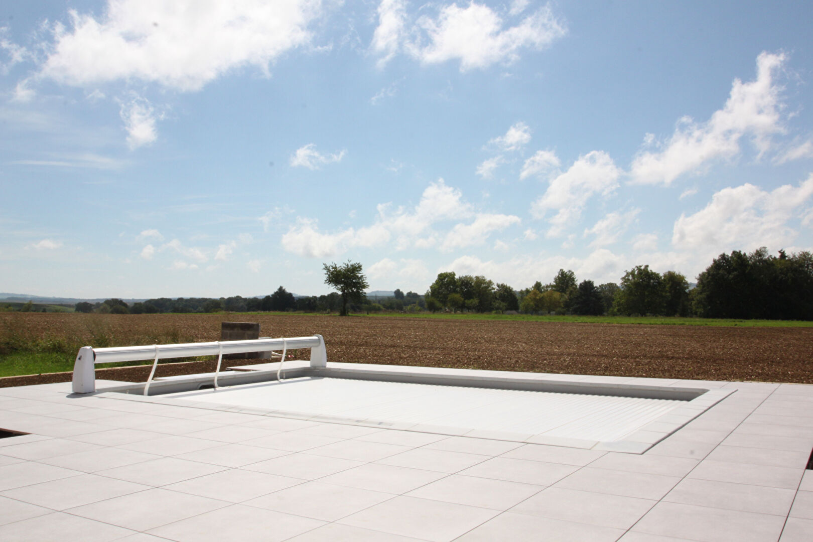 Photo POMMERIEUX AU CALME MAISON INDIVIDUELLE  en demi-niveaux 125 M² AVEC PISCINE ET  GRAND GARAGE image 5/6