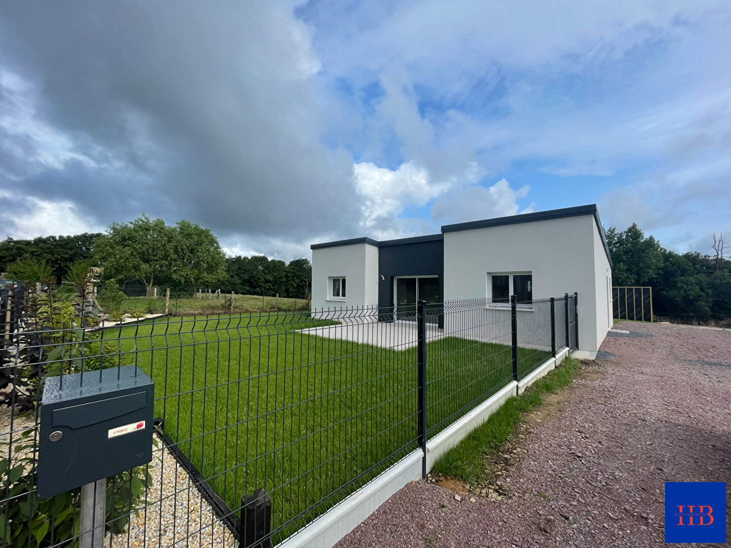 Agence immobilière de Hugues Immobilier Val de drome - Hugues Immobilier